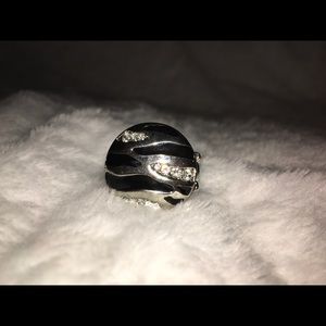 Adjustable zebra print ring